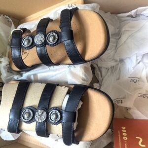 Taos Footwear Prize 4 Black Sandals
